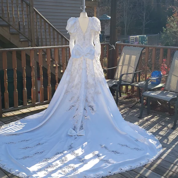 HP Read Below.Altered Size 10 Vintage Mori Lee Wedding Dress. Ready to wear. - Picture 9 of 14
